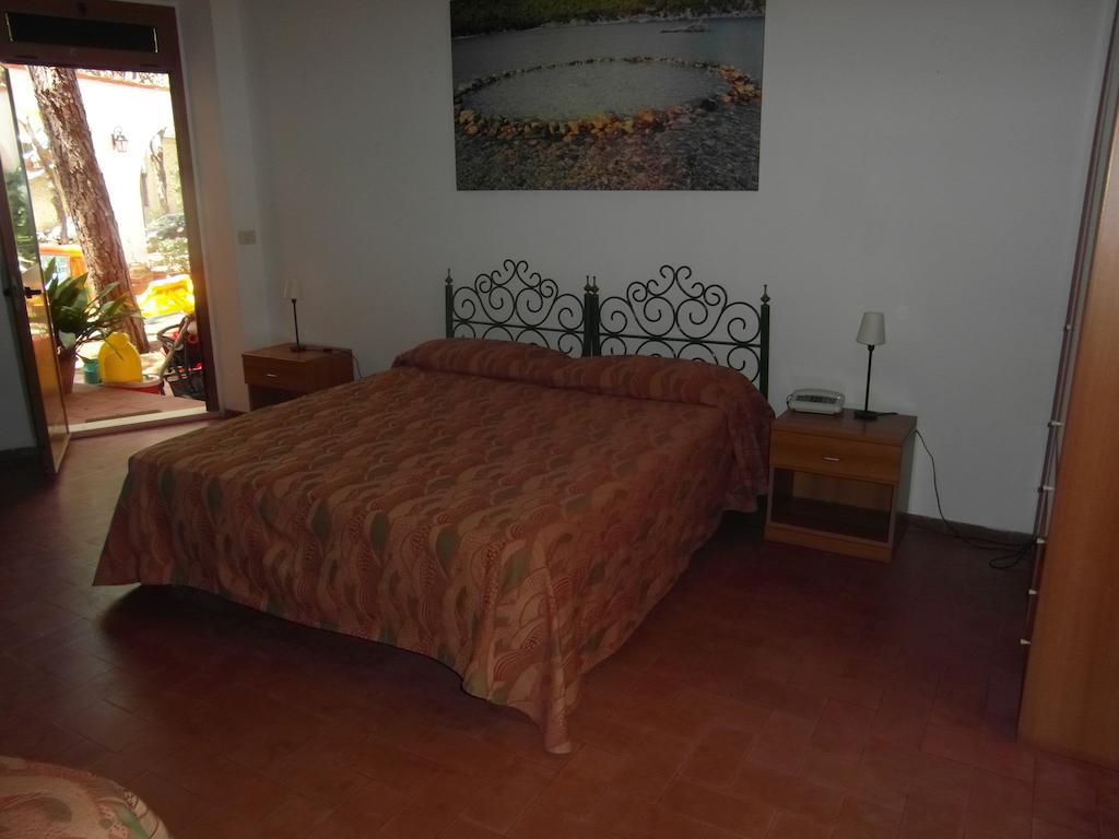 Hotel Villa Nettuno Marina di Campo Room photo